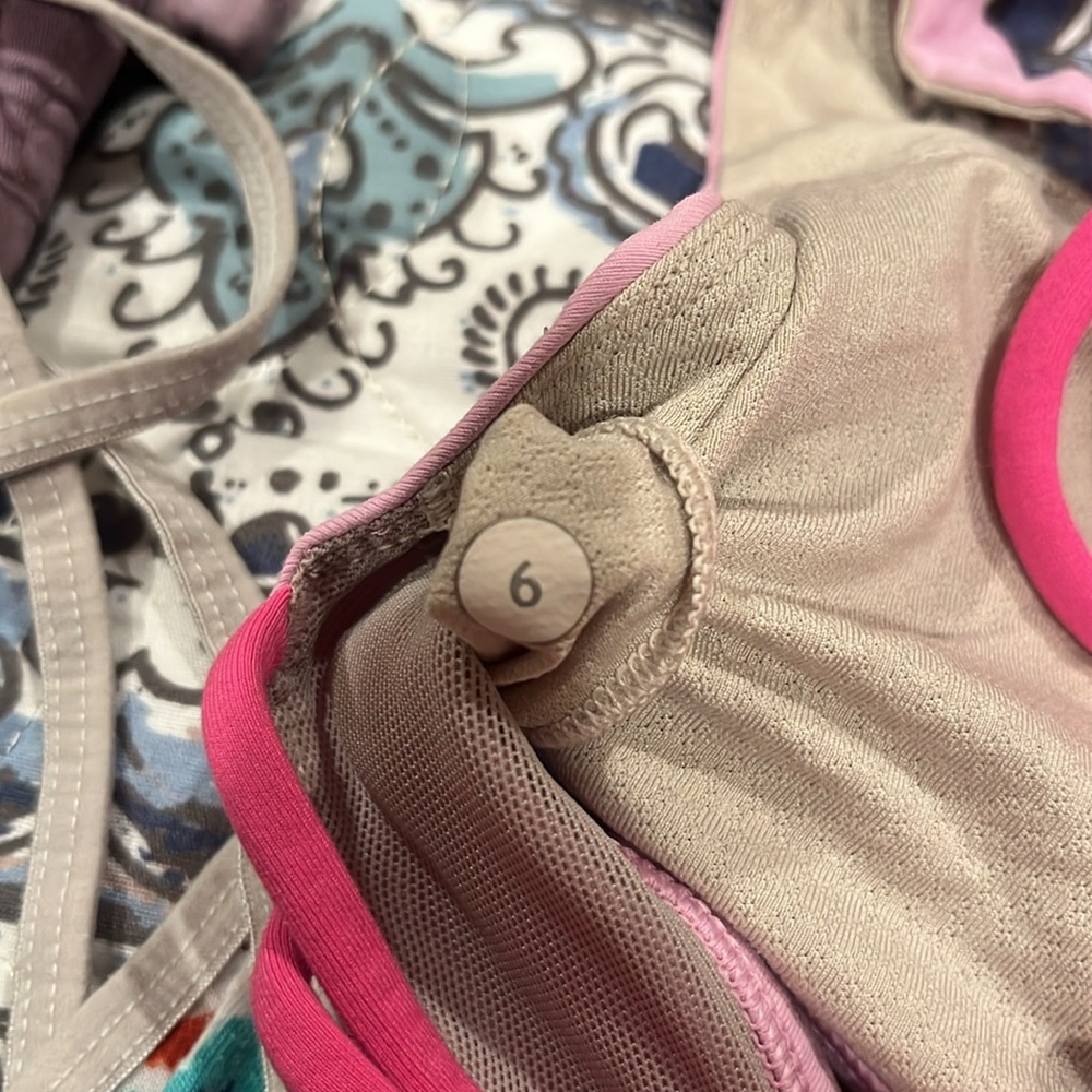 Bras - Picture 6 of 6